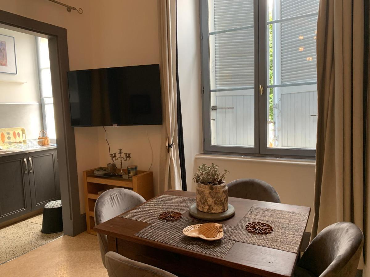 La Cour Pavee, T2 Lumineux, Cosy, Confort 55 M2 Saint-Léonard-de-Noblat Dış mekan fotoğraf